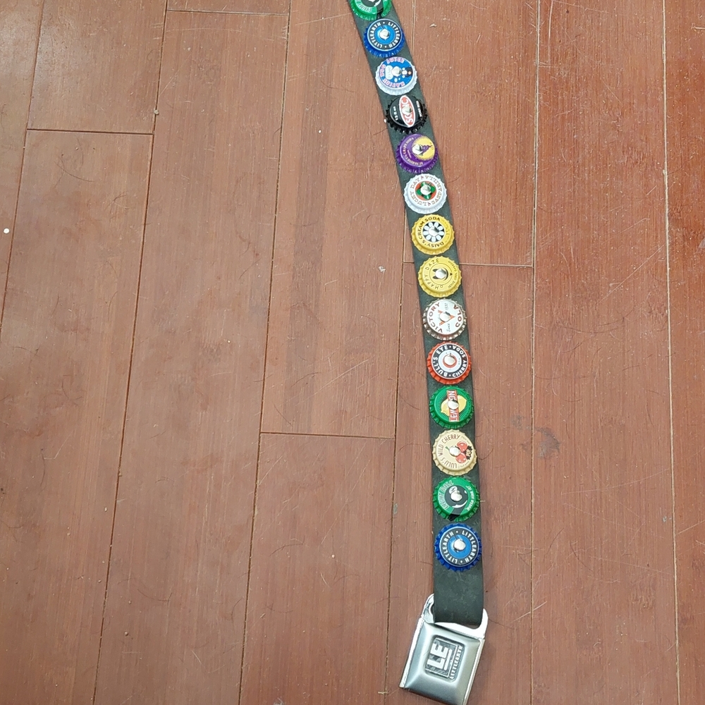 LE earth art belt 36 inches bottle caps
